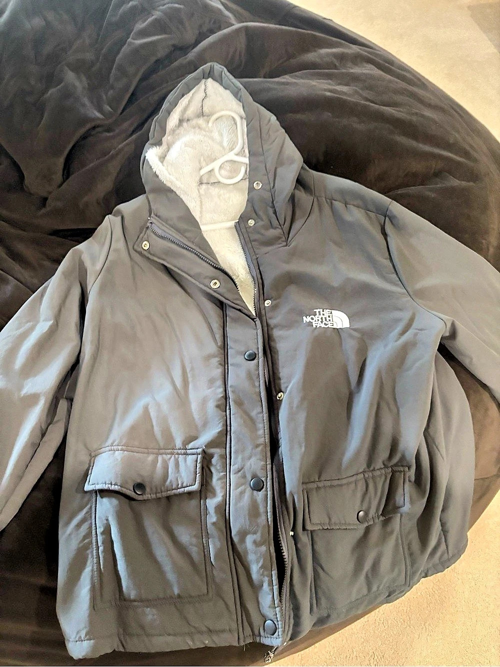 The North Face Hooded Puffer Jacket in Gray Like New